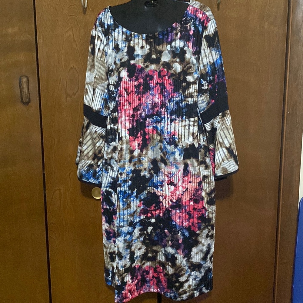 Brand: Rodan
Size: XXL
Color: multi-colored